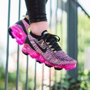 NIB Nike Air VaporMax Flyknit 3 Black/pink s 11W